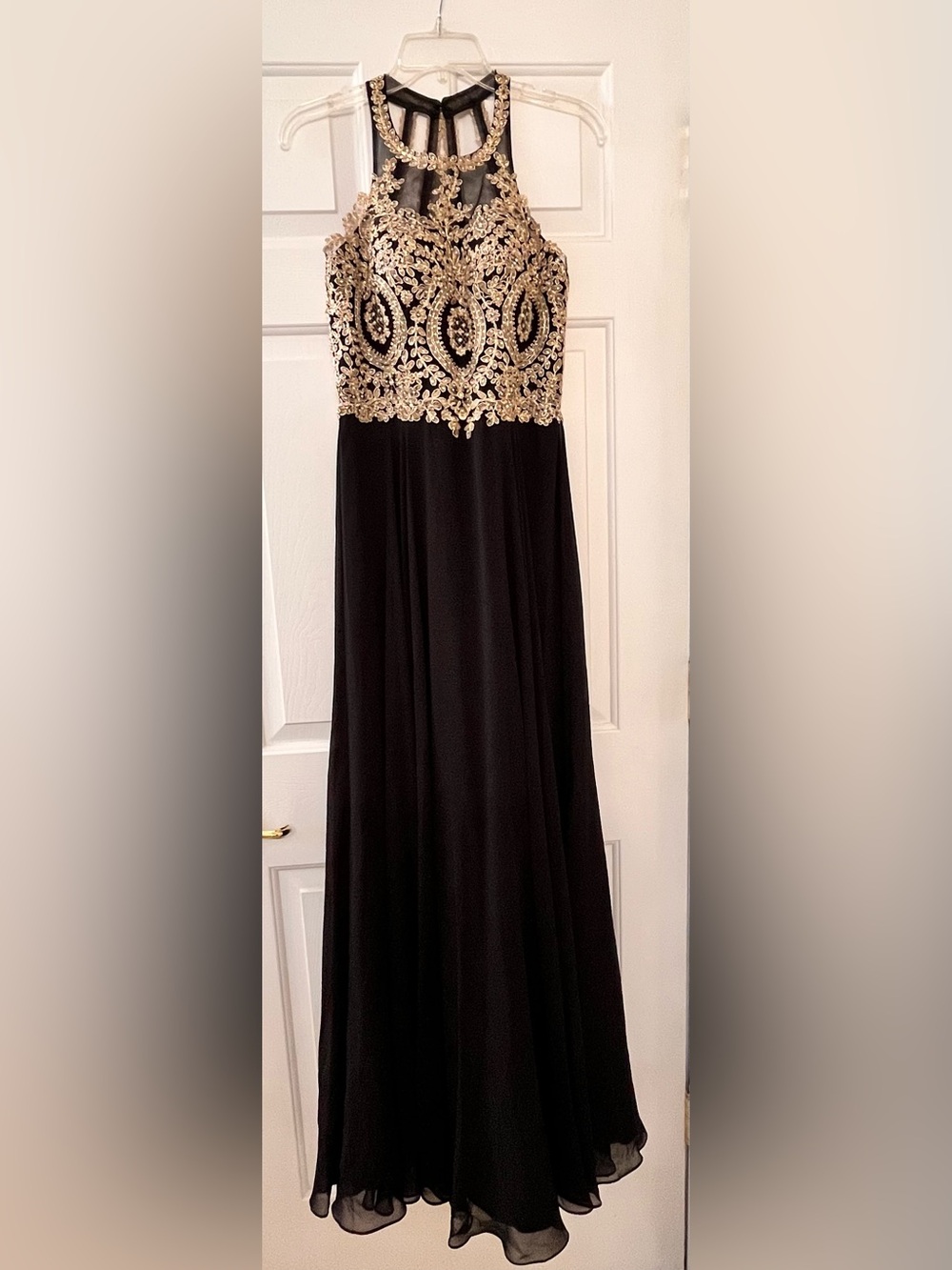 Anny Lee medium black gold formal dress